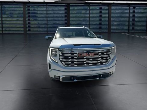 Used 2022 GMC Sierra 1500 Denali w/ Denali Reserve Package AWD/4WD image 3