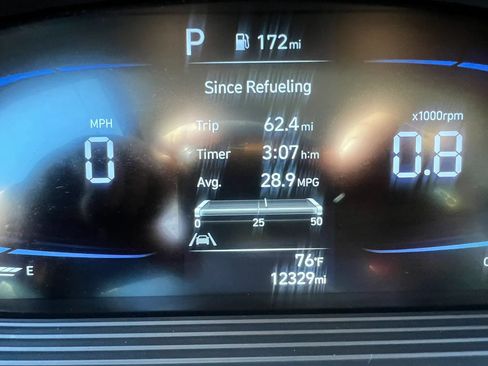Used 2025 Hyundai Venue SE FWD image 18