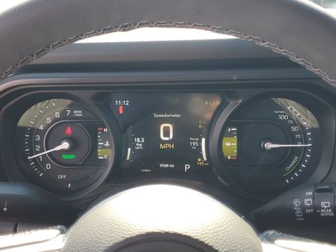 Used 2025 Jeep Wrangler Unlimited Sahara image 16