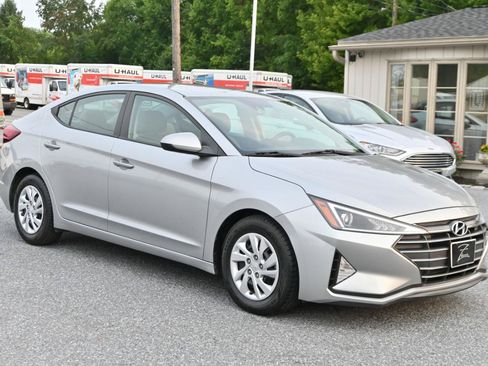 Used 2020 Hyundai Elantra SE FWD image 4