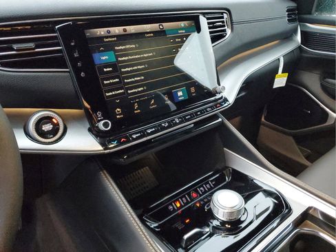 New 2026 Jeep Grand Wagoneer Limited image 26