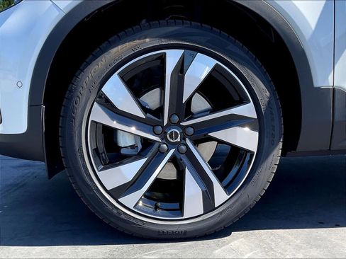 New 2026 Volvo XC40 B5 Ultra w/ Climate Package image 14