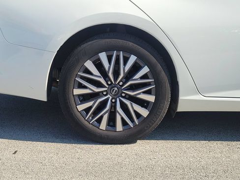 Used 2025 Nissan Altima 2.5 SV FWD image 5