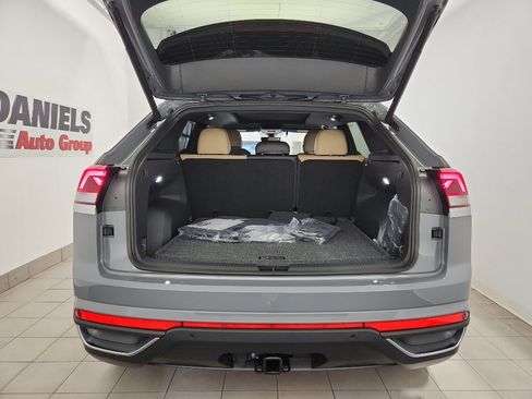 New 2026 Volkswagen Atlas Cross Sport SE FWD image 35