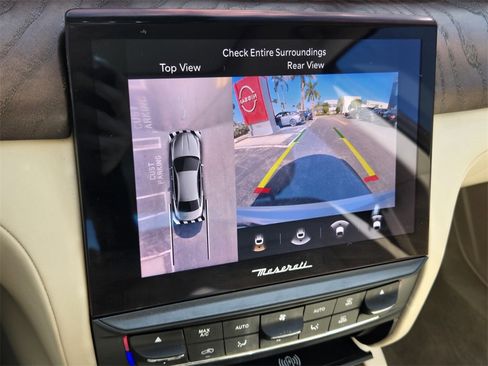 Used 2022 Maserati Quattroporte Modena image 24