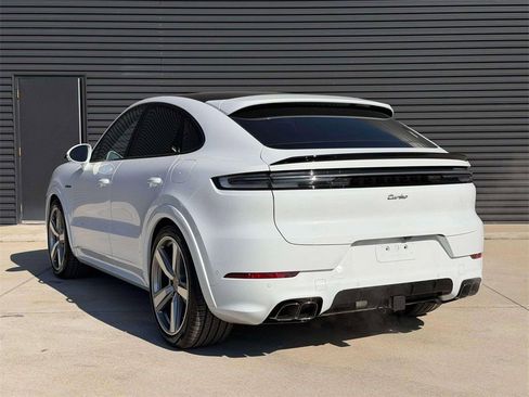 New 2026 Porsche Cayenne Turbo AWD/4WD image 3