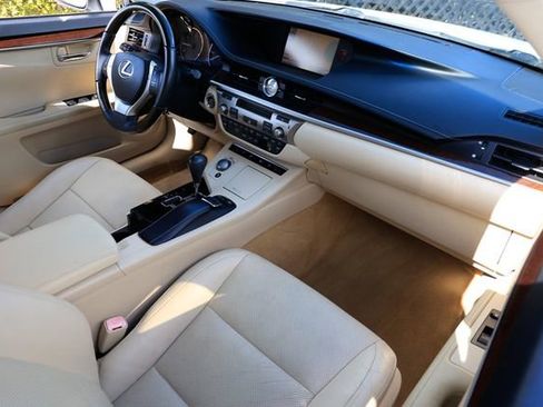 Used 2013 Lexus ES 350 image 18