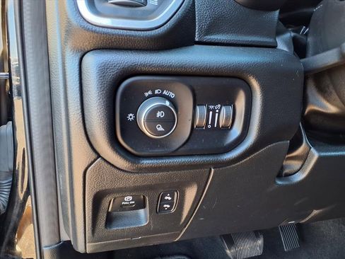 Used 2023 RAM 1500 Laramie image 26