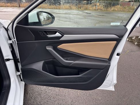 Used 2021 Volkswagen Jetta SE image 12