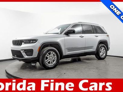 Used 2023 Jeep Grand Cherokee Laredo