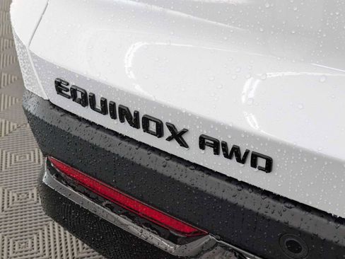 New 2026 Chevrolet Equinox RS w/ Convenience Package III AWD/4WD image 13