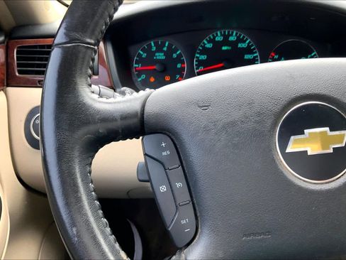 Used 2011 Chevrolet Impala LT image 23