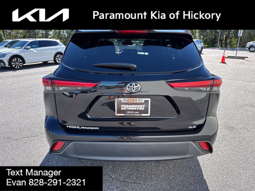 Used 2023 Toyota Highlander XLE FWD image 6