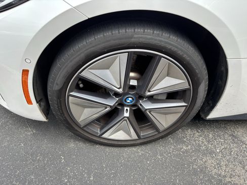 Used 2023 BMW i4 eDrive40 w/ Premium Package RWD image 13