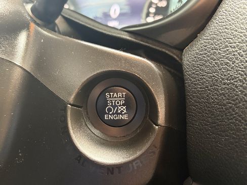 Used 2019 Jeep Renegade Limited AWD/4WD image 21