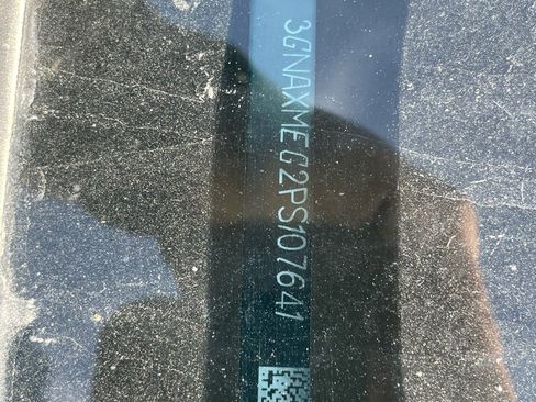 Used 2023 Chevrolet Equinox RS image 3