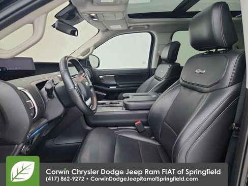 Used 2025 Ford Expedition Max Platinum AWD/4WD image 11
