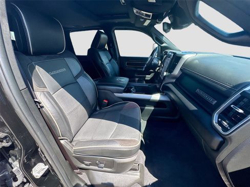 Used 2024 RAM 3500 Laramie w/ Night Edition image 13