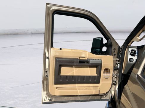Used 2014 Ford F250 Lariat w/ Lariat Ultimate Package AWD/4WD image 14
