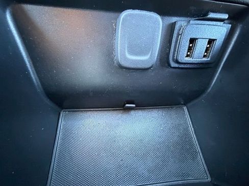 Used 2020 GMC Yukon XL SLT image 28