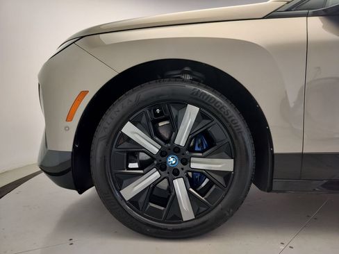 Certified 2024 BMW iX xDrive50 w/ Premium Package AWD/4WD image 5