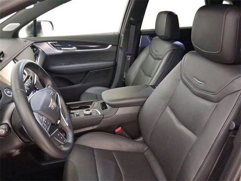 Used 2025 Cadillac XT5 Premium Luxury image 12