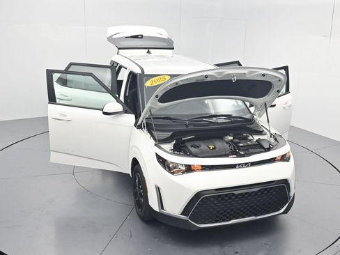 Certified 2025 Kia Soul LX w/ LX Technology Package FWD image 46