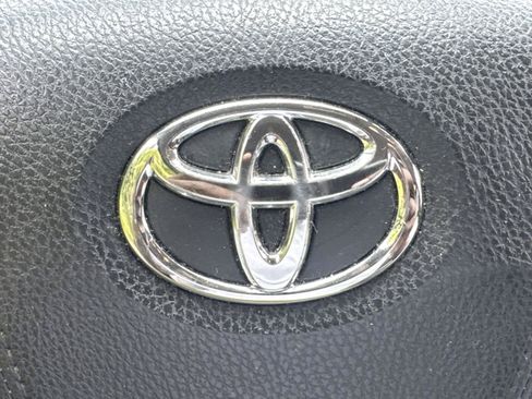 Used 2016 Toyota Highlander Plus AWD/4WD image 32