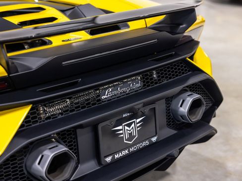 Used 2023 Lamborghini Huracan Tecnica RWD image 15