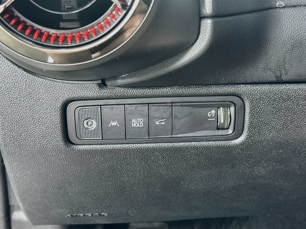Used 2025 Chevrolet Equinox EV RS FWD image 23