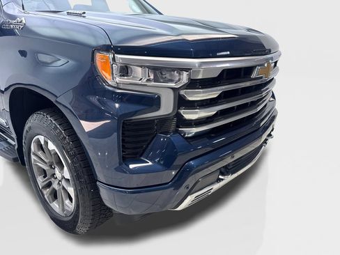 Used 2023 Chevrolet Silverado 1500 High Country w/ Technology Package AWD/4WD image 17