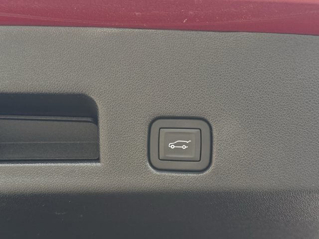 Certified 2026 Chevrolet Traverse RS FWD image 34