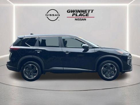 Used 2024 Nissan Rogue SV AWD/4WD image 26