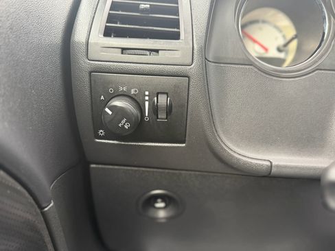 Used 2009 Dodge Challenger R/T image 27