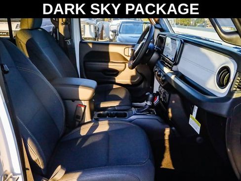 New 2025 Jeep Gladiator Sport image 18