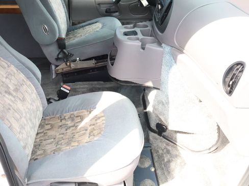 Used 2000 Ford E-150 and Econoline 150 RWD image 48