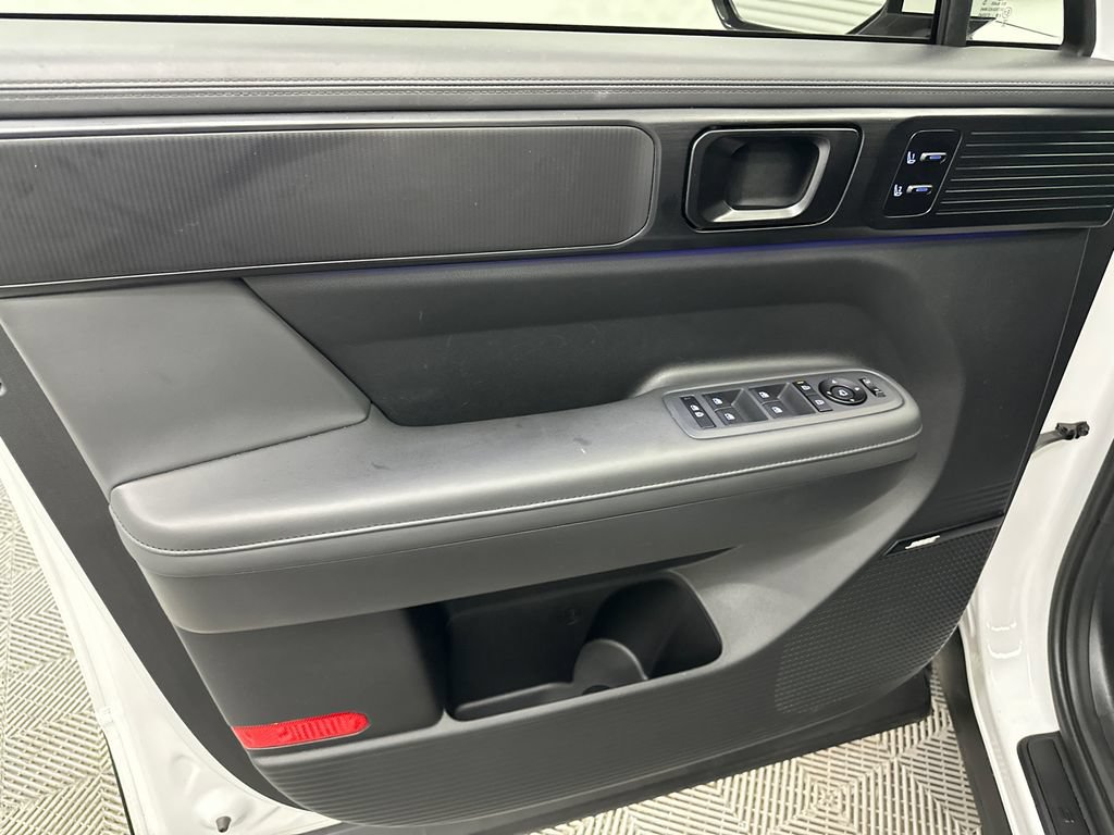 Used 2025 Hyundai Santa Fe Calligraphy FWD image 11