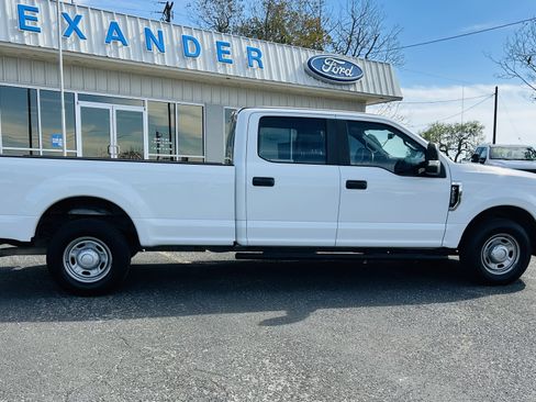 Used 2019 Ford F250 XL w/ Power Equipment Group image 10