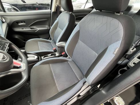 Used 2025 Nissan Versa SV FWD image 35