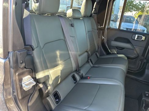 New 2025 Jeep Gladiator Mojave image 46