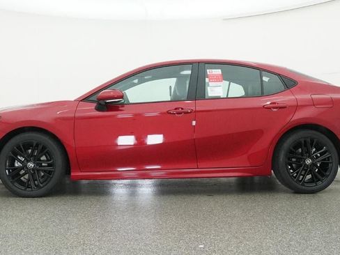 New 2026 Toyota Camry SE FWD image 19