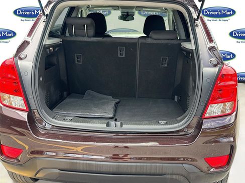 Used 2021 Chevrolet Trax LS w/ Tint and Cruise Package AWD/4WD image 23