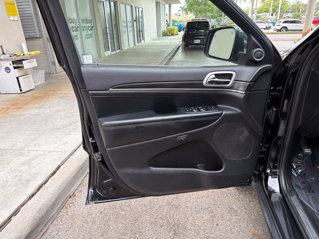 Used 2020 Jeep Grand Cherokee Limited w/ Luxury Group II RWD image 44