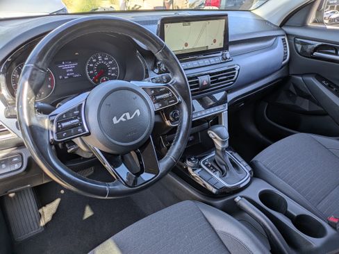 Used 2022 Kia Seltos S image 17