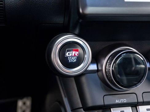 Used 2023 Toyota GR86 Premium w/ ALL Weather Mat Package (TMS) image 18