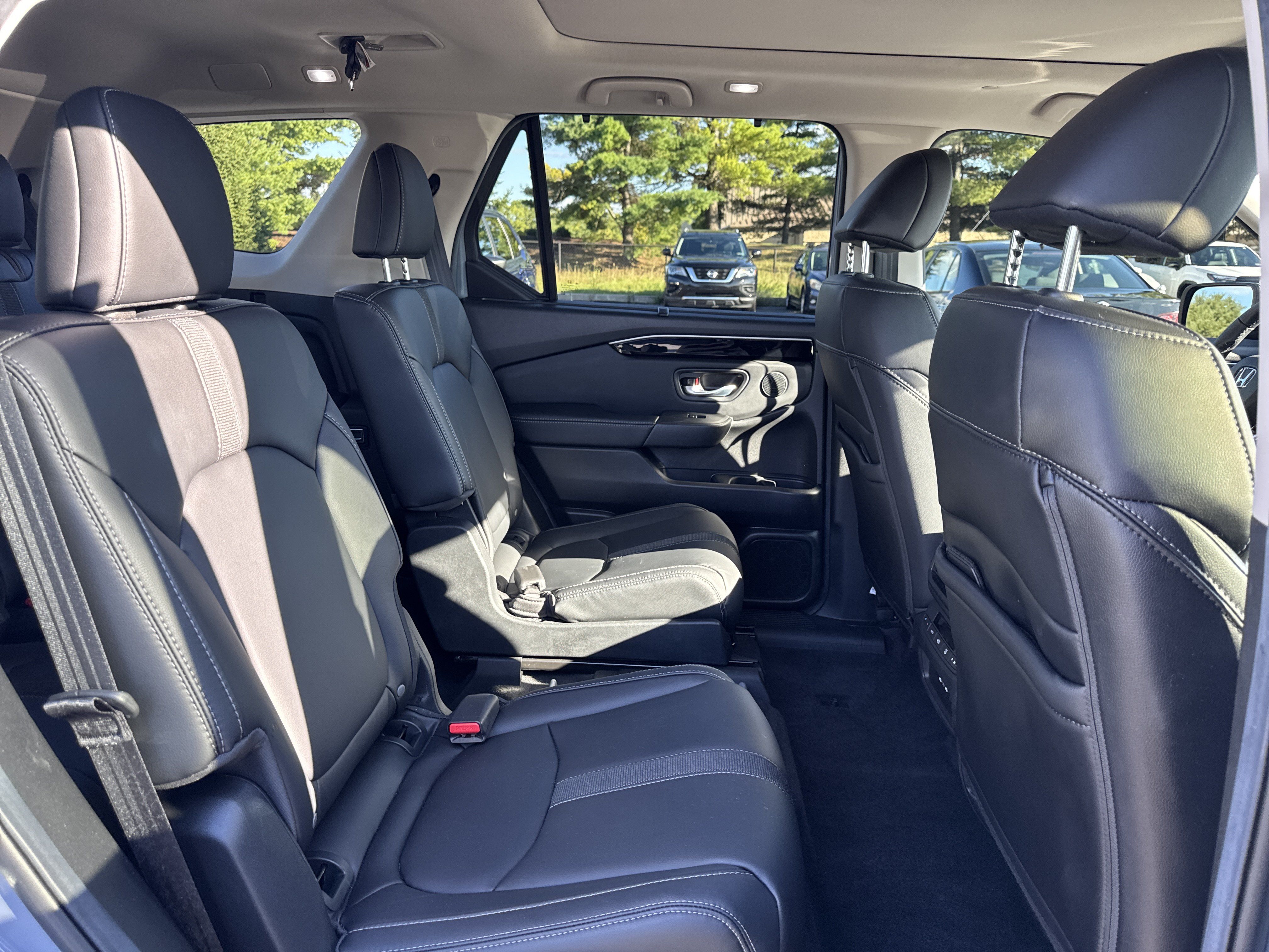 Used 2025 Honda Pilot Touring image 18