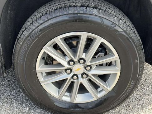 Used 2023 Chevrolet Traverse LT image 13