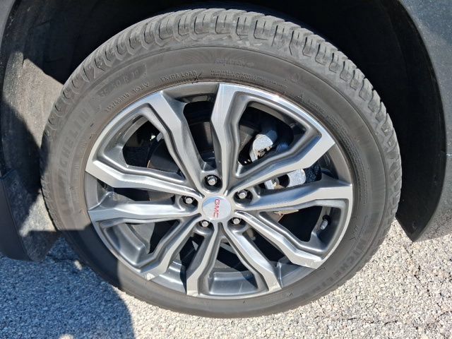 Used 2020 GMC Terrain Denali w/ Denali Premium Package AWD/4WD image 4