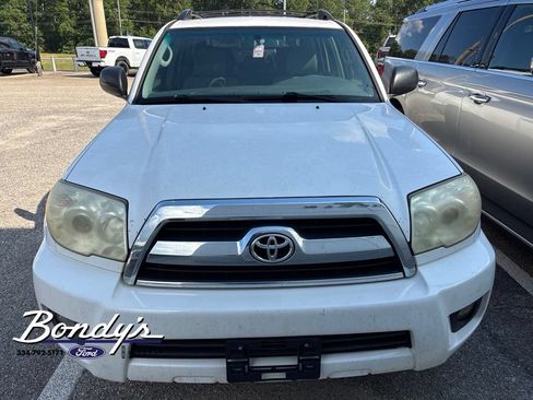 Used 2008 Toyota 4Runner SR5 RWD image 2