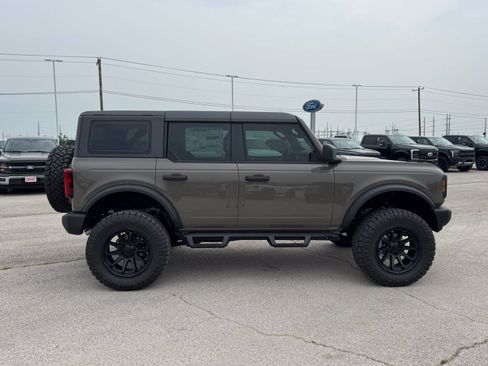 New 2026 Ford Bronco 4-Door AWD/4WD image 5